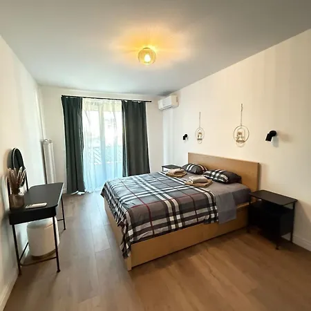 Apartmán Modern 2 Bedroom - 2 Baths - Private Garage Free In Center *