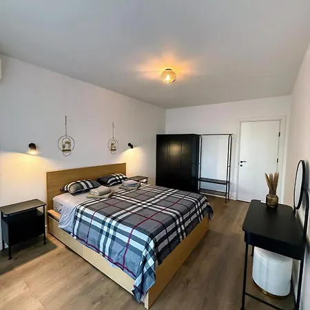 公寓 Modern 2 Bedroom - 2 Baths - Private Garage Free In Center *