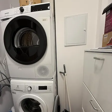 Modern 2 Bedroom - 2 Baths - Private Garage Free In Center 公寓 索菲亞