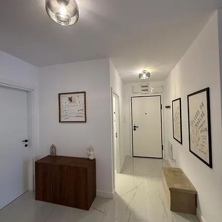 Premium 2 Bedroom - Free Garage - Walk To Vitosha - 2 Bathrooms - New Building * Σόφια